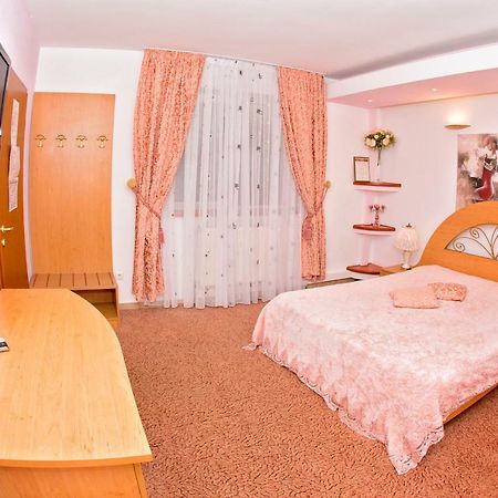Hotel Roco Izvin Esterno foto