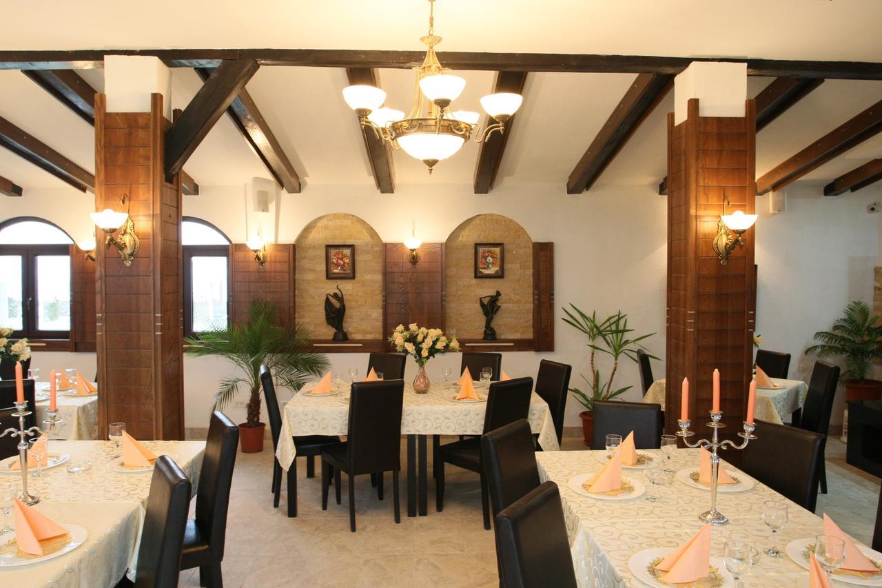 Hotel Roco Izvin Esterno foto