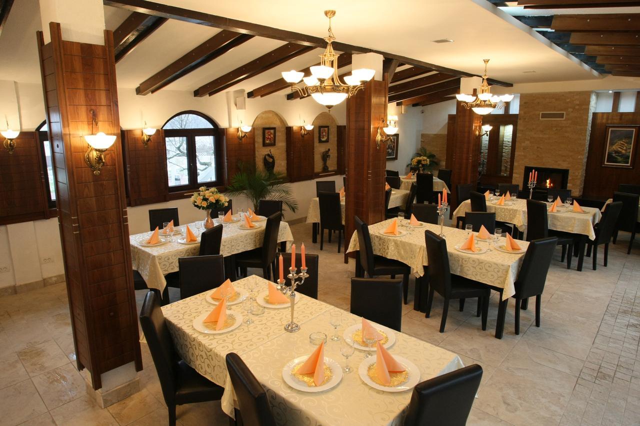 Hotel Roco Izvin Esterno foto