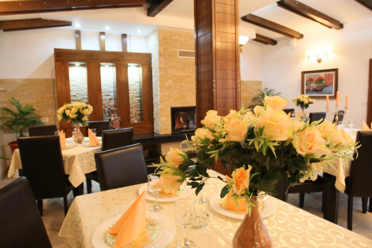 Hotel Roco Izvin Esterno foto