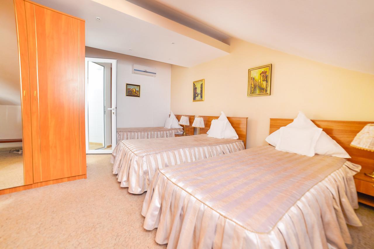 Hotel Roco Izvin Esterno foto