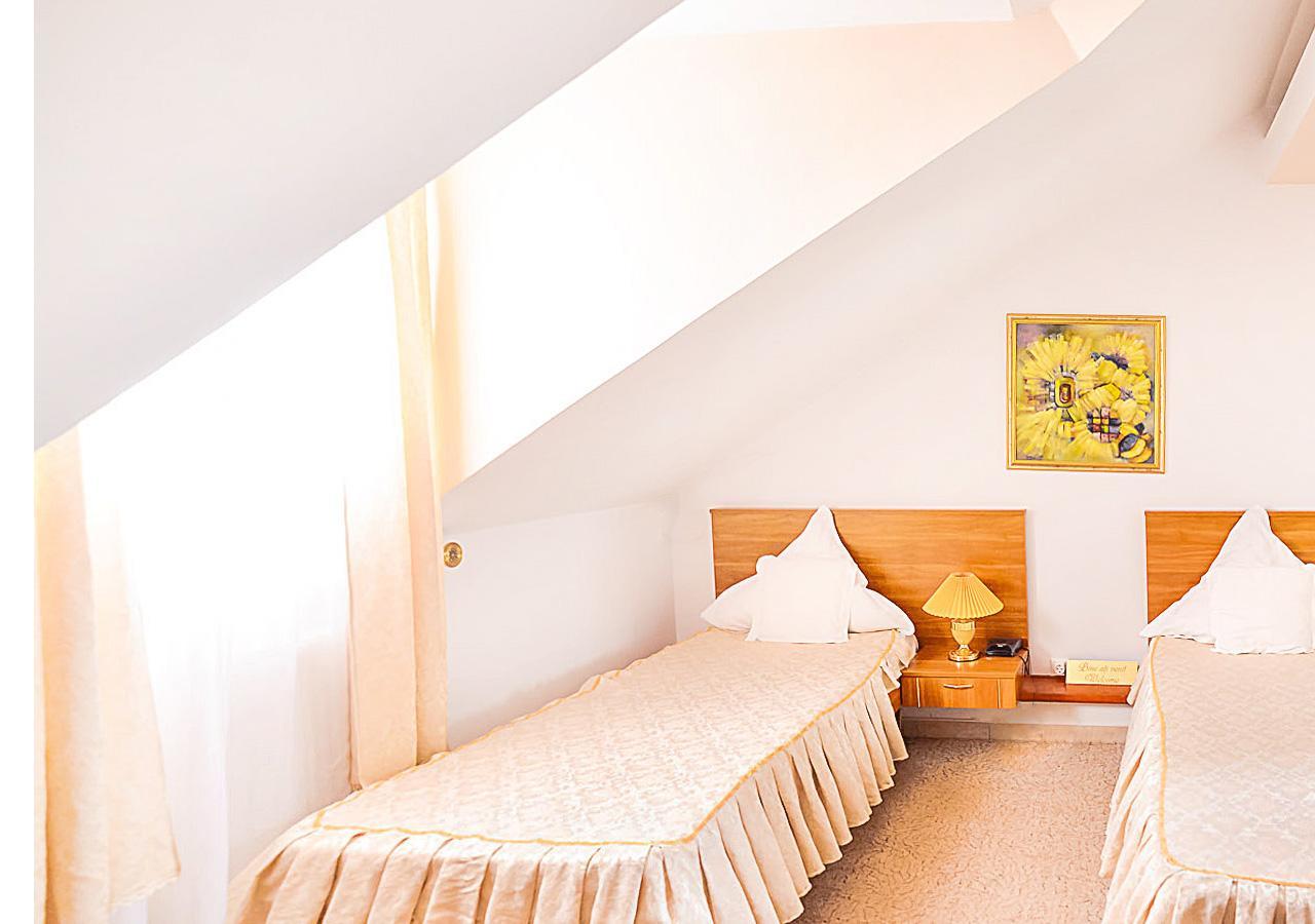 Hotel Roco Izvin Esterno foto