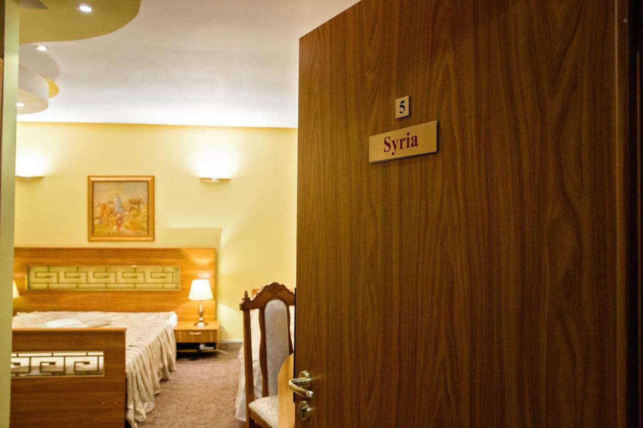 Hotel Roco Izvin Esterno foto