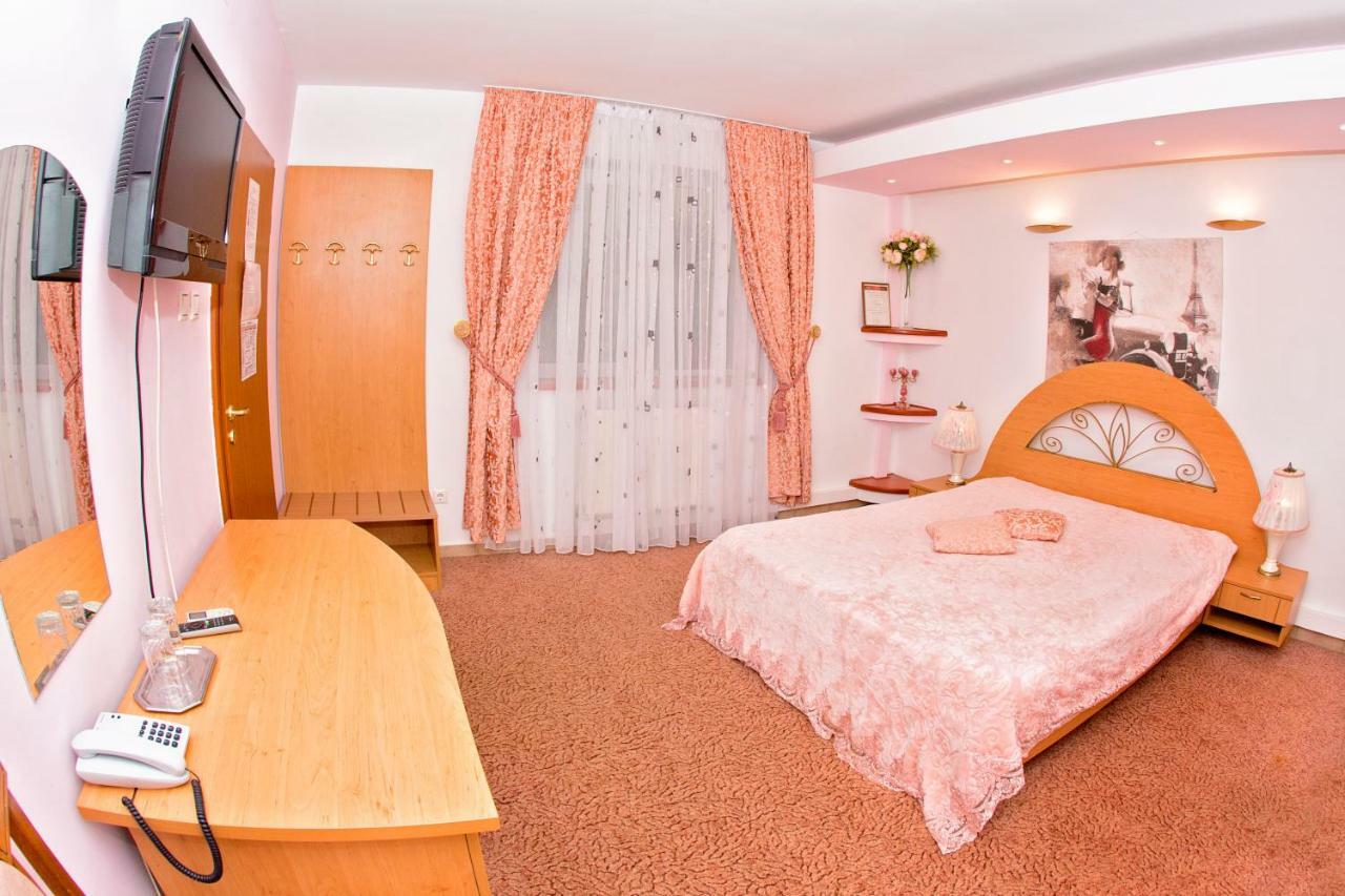 Hotel Roco Izvin Esterno foto